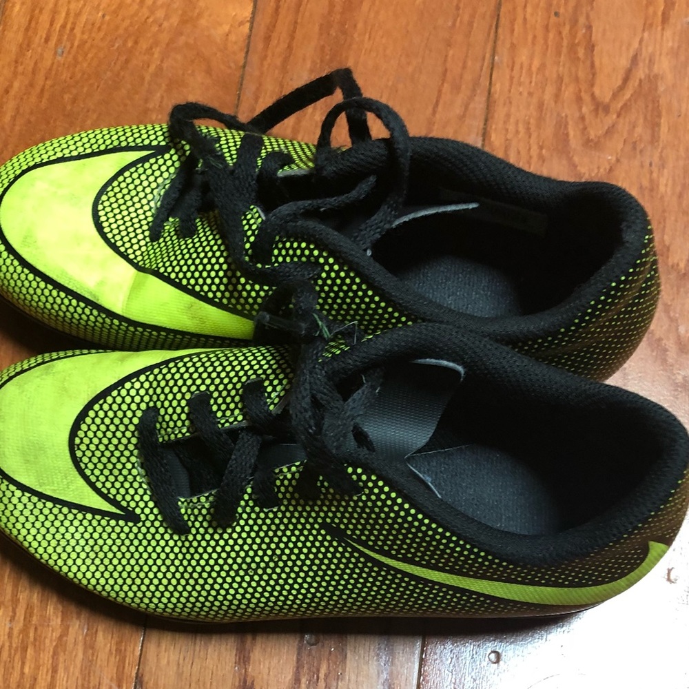 Youth Nike cleats size 1Y